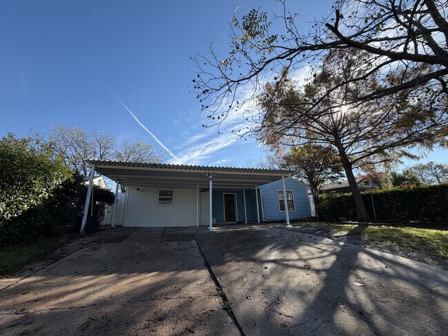 Building Photo - 317 Choctaw Trce