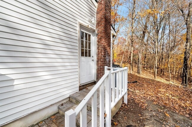 Building Photo - 164 Pine Hill Rd