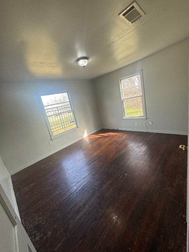 Building Photo - Beautiful 3 bedroom Home off Mansfield