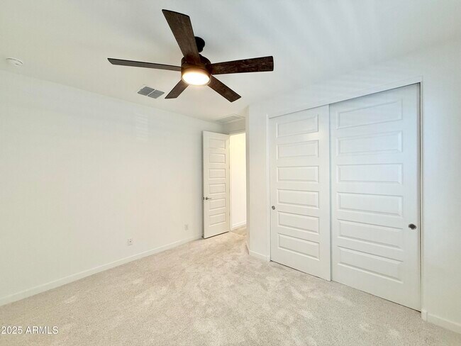 Building Photo - 3266 E Wild Dr
