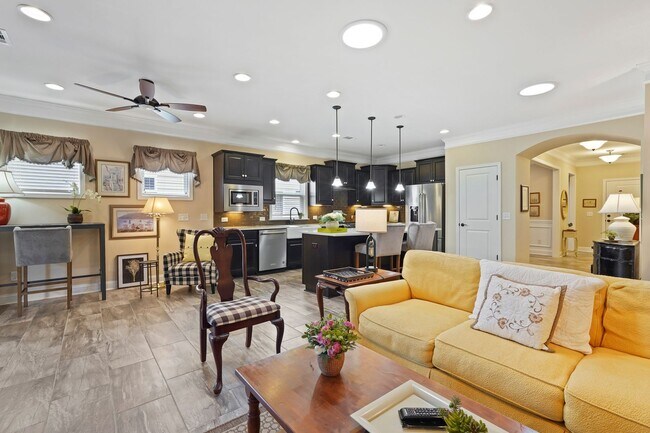 Building Photo - 10 Chicory Ct