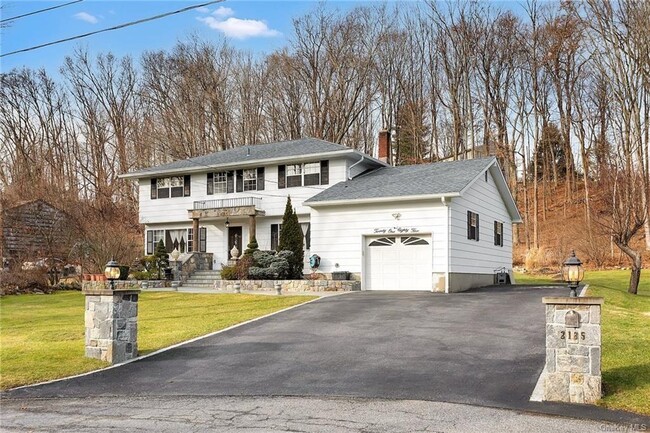 Building Photo - 2185 Sultana Dr