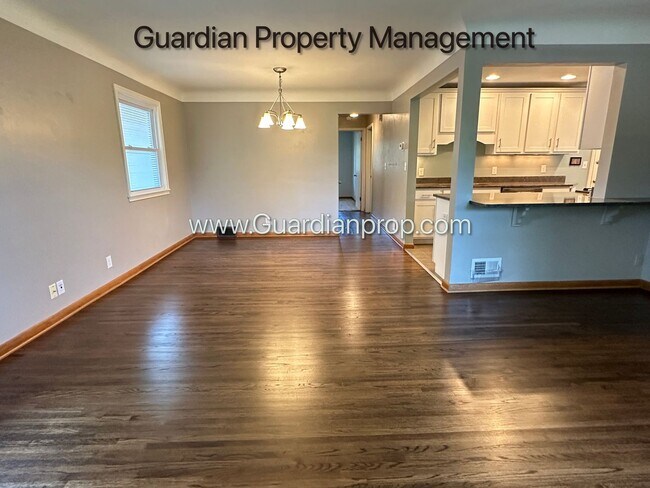 Building Photo - Linden Hills Main Upper Level  Duplex, Fenced Yard, 1 Car Garage, Dishwasher, Storage, Laundry