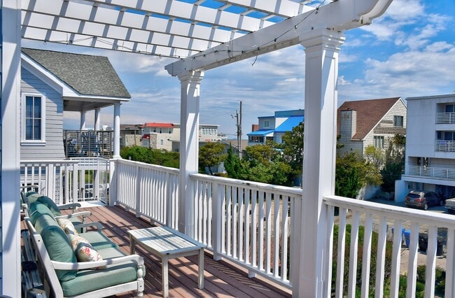 Building Photo - Croatan Winter Rental- Across from the Beach