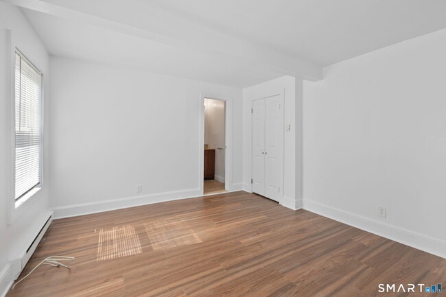 Building Photo - 14 Center Ave