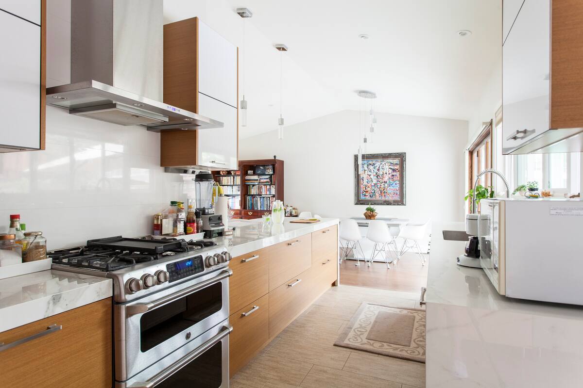 Building Photo - 915 Helen Dr