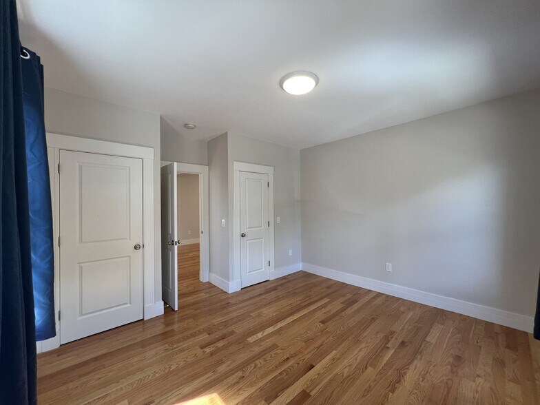 Building Photo - 10 Linden Ave