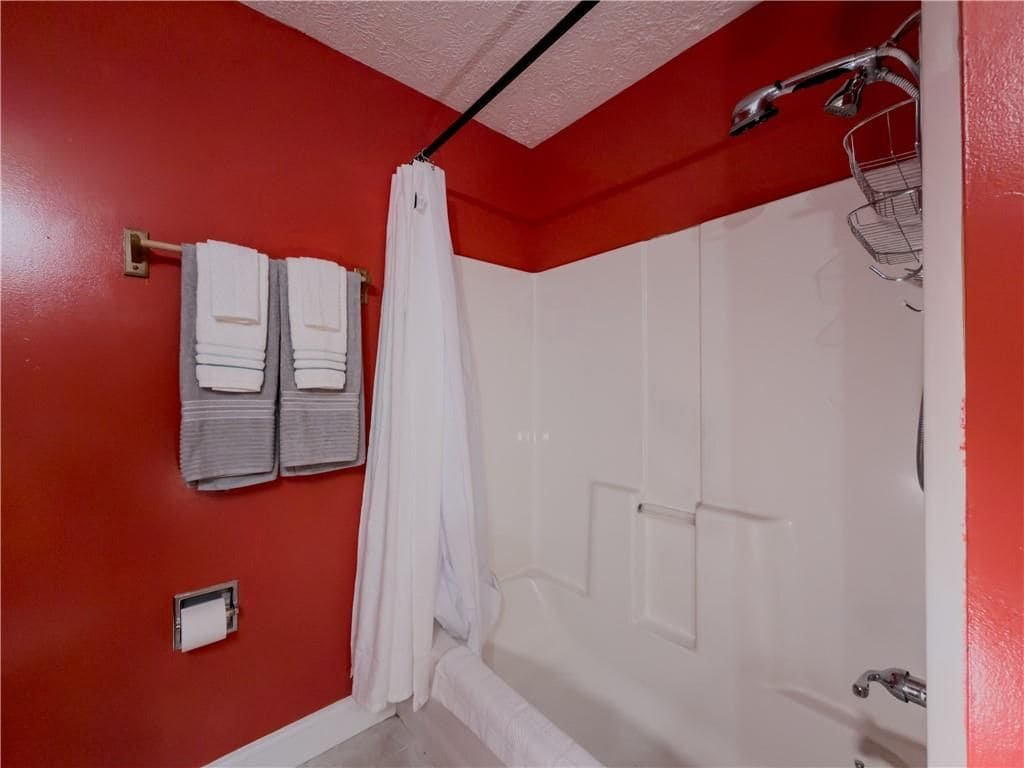 Building Photo - 580 Pineland Cir