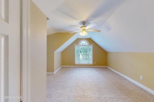 Building Photo - 3 Shenecossett Ln