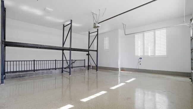 Building Photo - Luxurious Herriman 6 Bed with Indoor Court, Theater & Stunning Views!!!