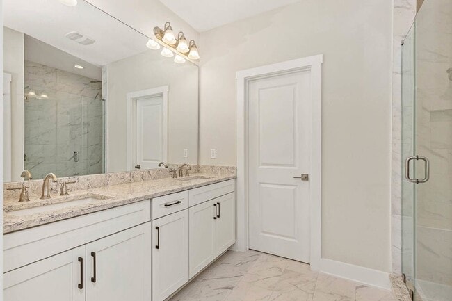 Building Photo - Nocatee Townhouse in West End!