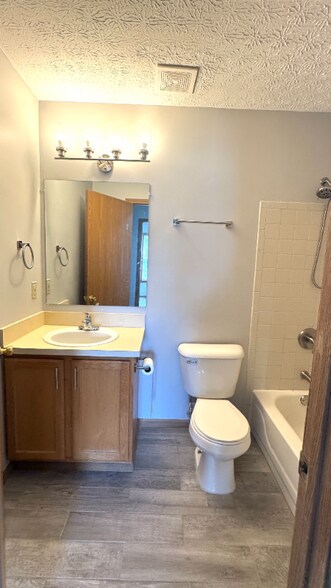 Building Photo - 4348 Shady Meadows Dr