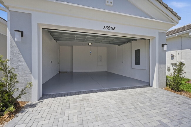 Building Photo - 13955 Spruce Pne Dr