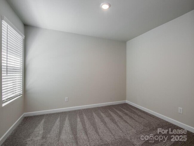 Building Photo - 3506 Auburn Curb Rd