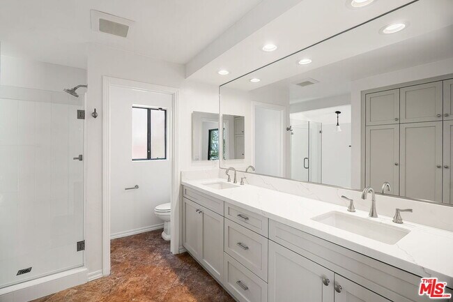 Building Photo - 2952 Bottlebrush Dr