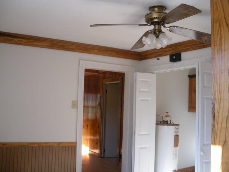 Building Photo - 12 Farmer Rd NW