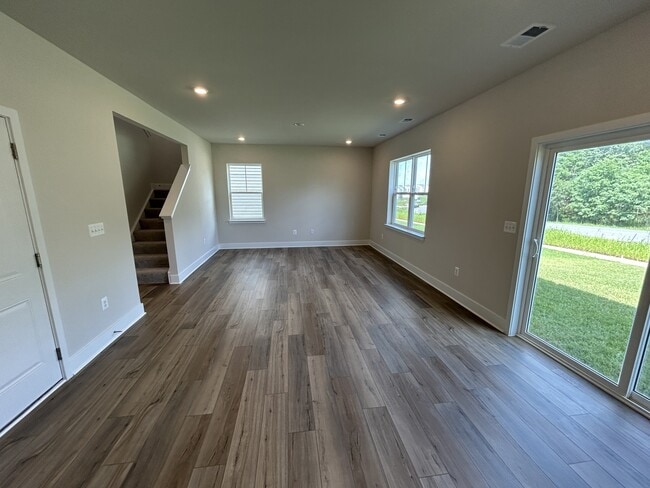 Building Photo - 469 Gravenstein Ln