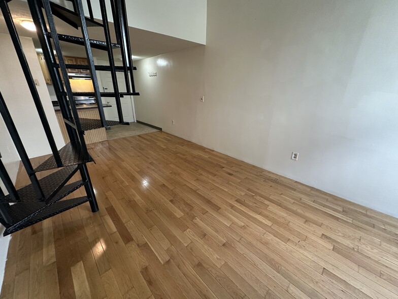 Building Photo - 377 Dorchester St
