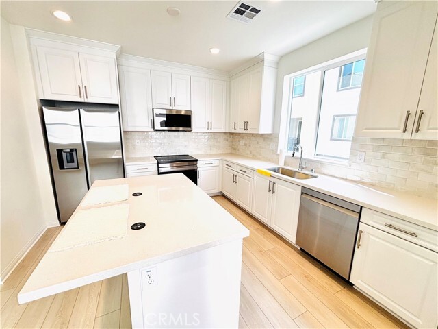 Building Photo - 2450 E Agave St