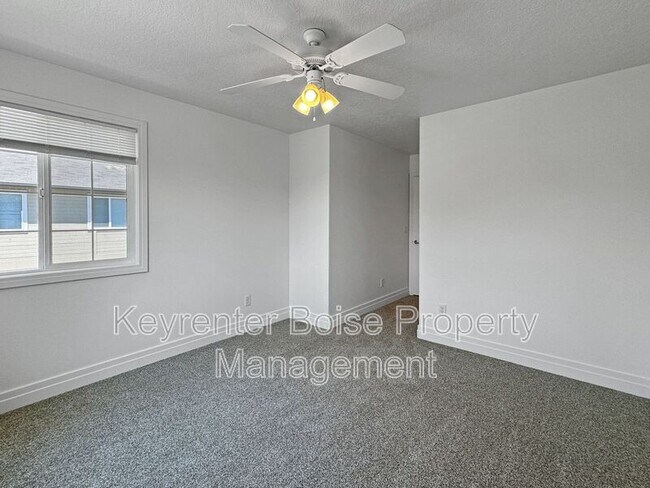 Building Photo - 2144 S Dorothy Ave