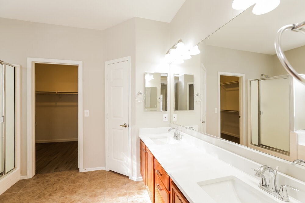 Building Photo - 5305 S 52nd Dr