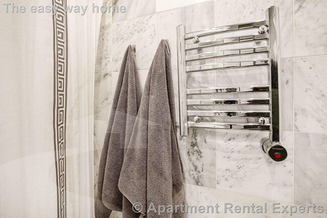 Building Photo - 40 Cameron St