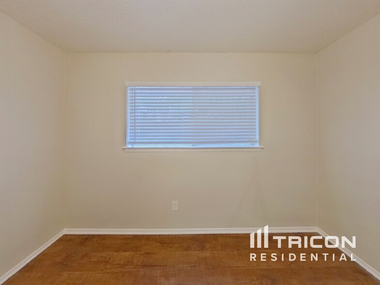 Building Photo - 717 Marlow Pl