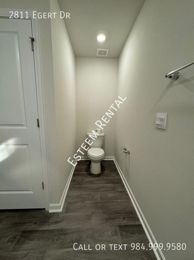 Building Photo - 2811 Egert Dr