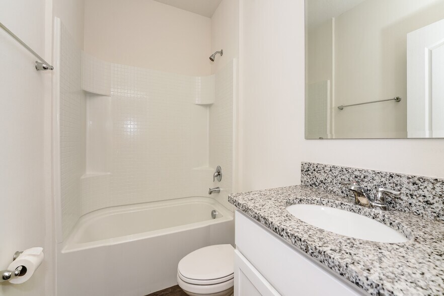 Building Photo - 43 N Center St