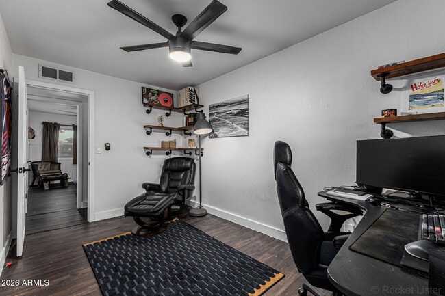 Building Photo - 2200 N Los Altos Dr