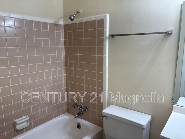 Building Photo - 500 Merrymont Dr