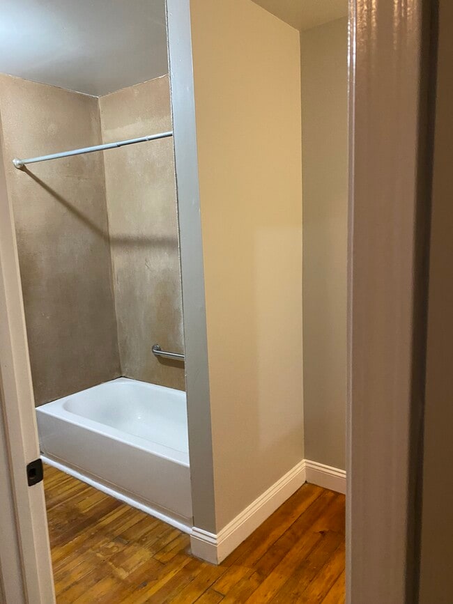 Building Photo - 5936-5938