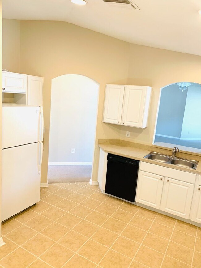 Building Photo - Home Sweet Home is this 4 bed, 2 bath home for Rent in the Asbel Creek Subdivision!