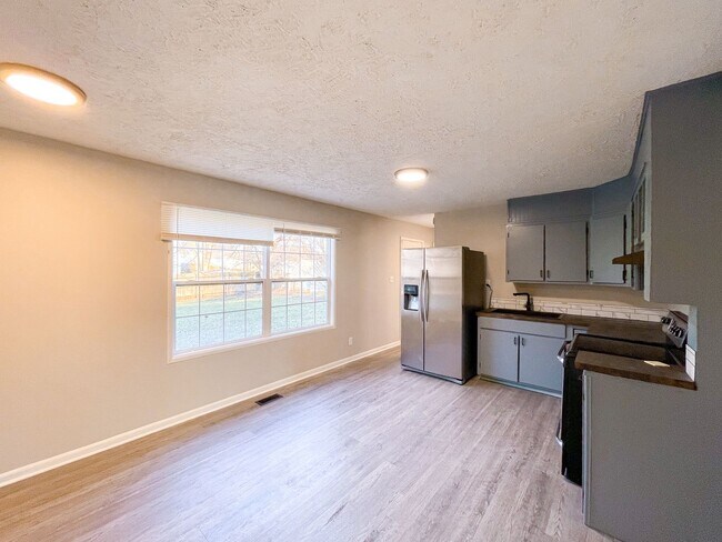 Building Photo - 7916 E 34th St