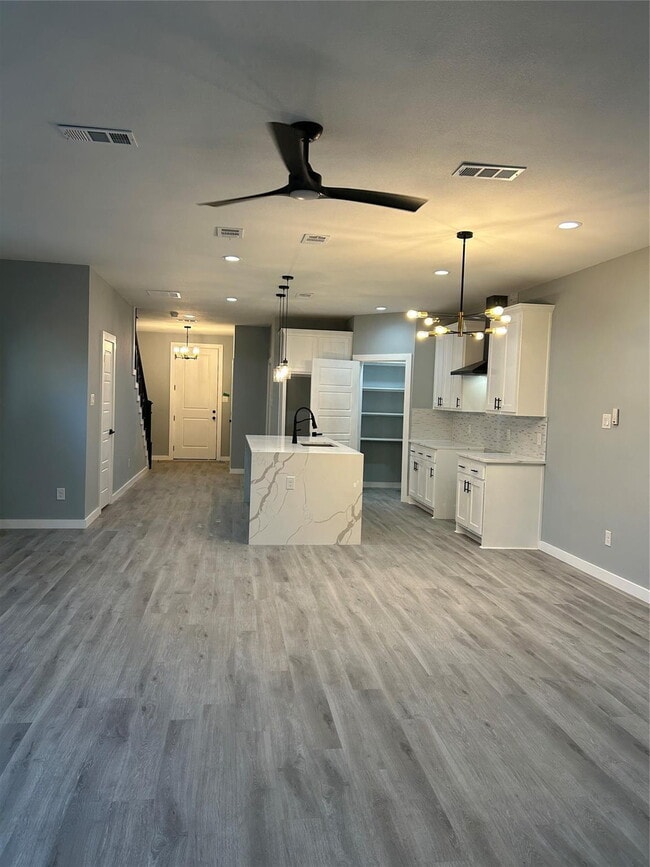 Building Photo - Newer duplex in Dallas