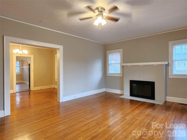 Building Photo - 337 N 9th St