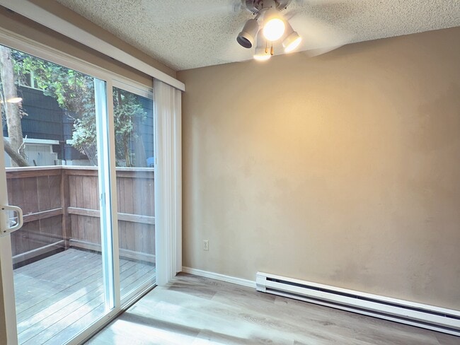 Building Photo - 3610 S Kelly Ave