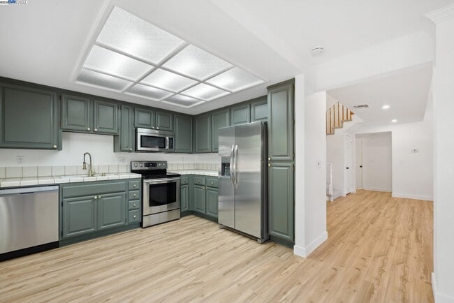 Building Photo - 1733 Magnolia Cir