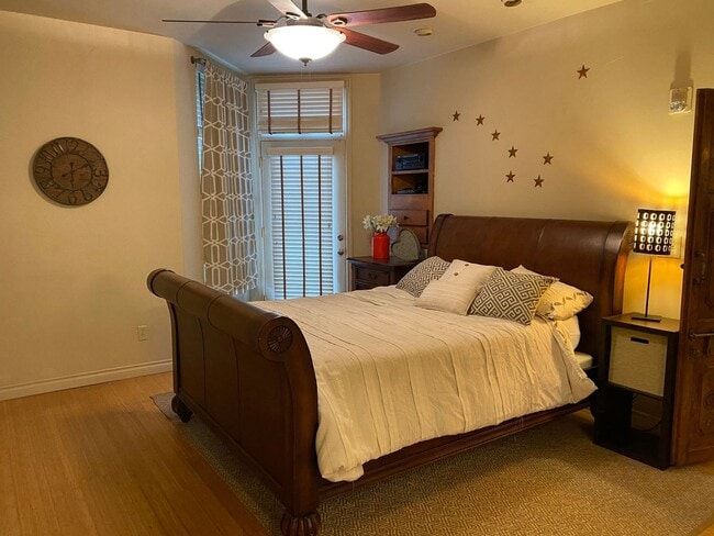 Building Photo - Fully furnished rental in downtown Anchorage