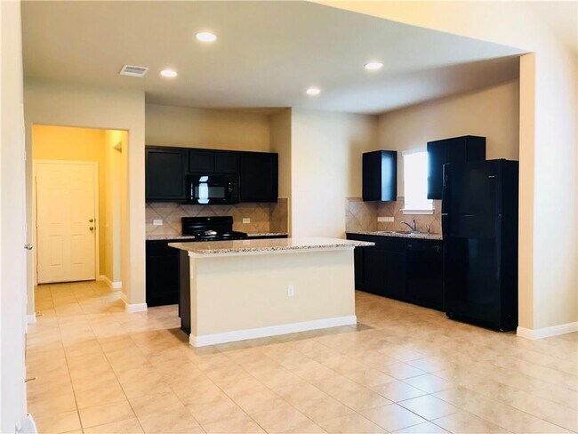 Building Photo - 1532 Maier Dr