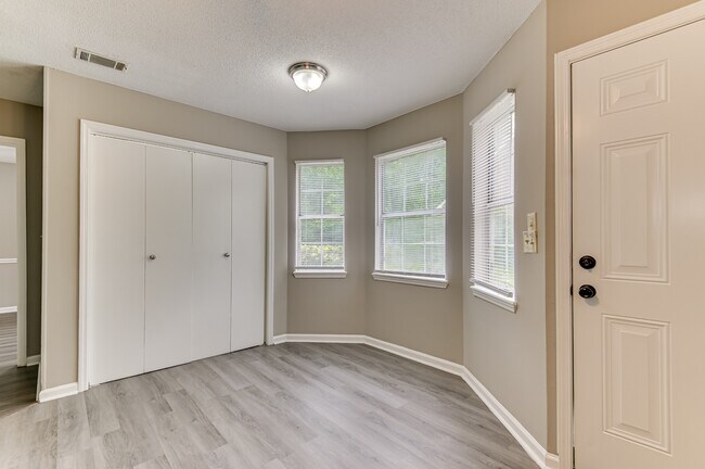 Building Photo - 2960 Glenn Hills Dr