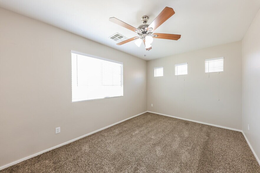 Building Photo - 2351 S 155th Ln