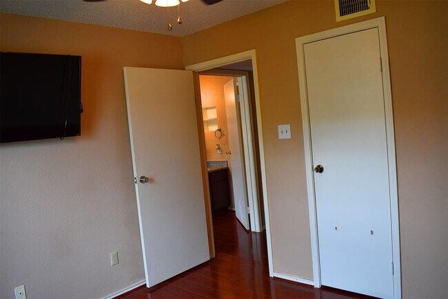 Building Photo - 2750 Holly Hall St