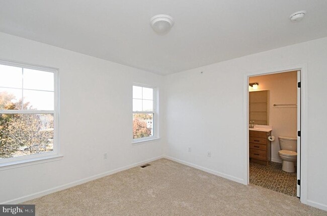 Building Photo - 114 Kuechler Ct