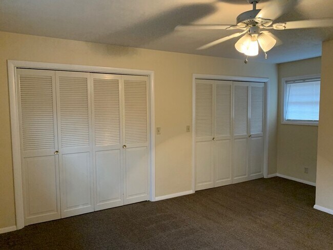 Building Photo - 219 Eisenhower Dr