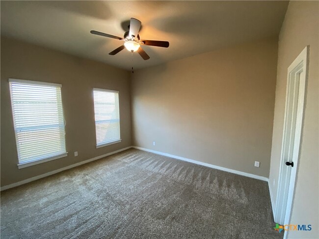 Building Photo - 2213 Avery Village