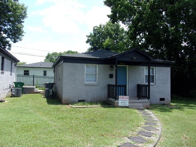 Primary Photo - $1,000.00 off First Month's Rent - 2 Bedro...