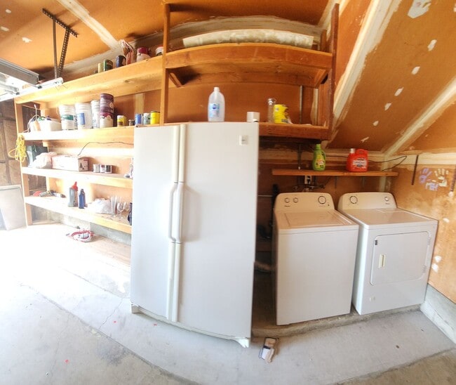 Building Photo - 6 bed 3 bath Spacious home near Cal Poly