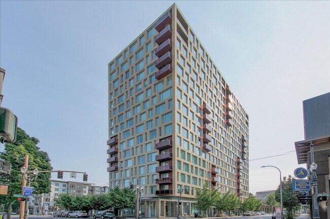Building Photo - 937 NW Glisan St