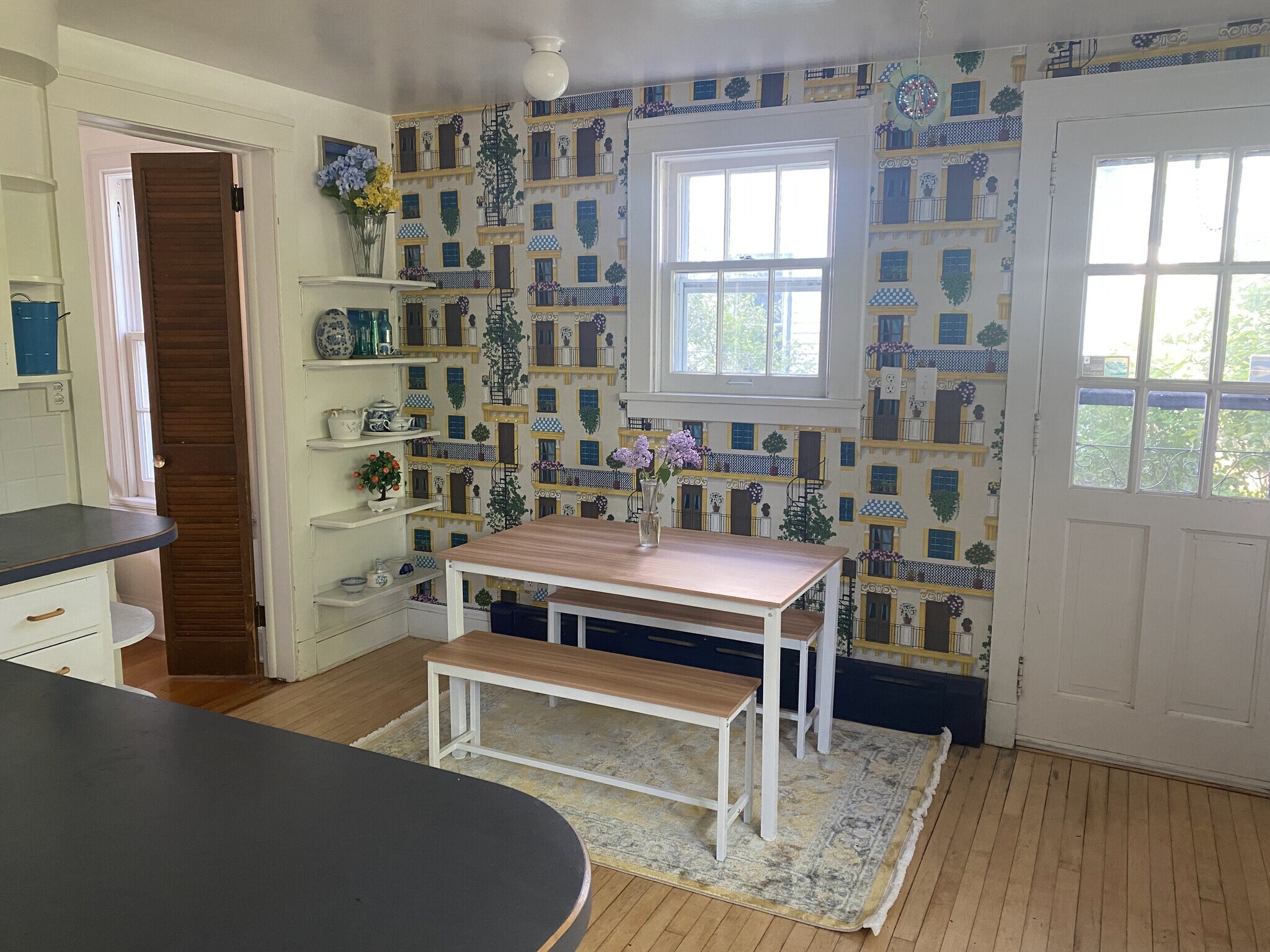 Building Photo - 8 E College St